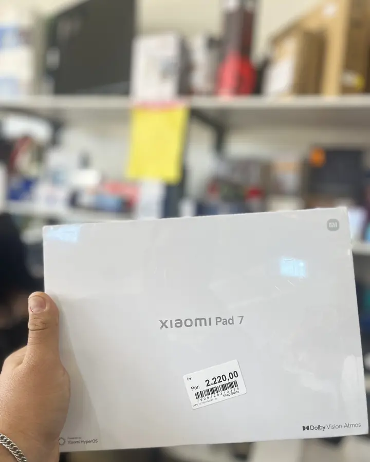 Caixa lacrada de um tablet Xiaomi Pad 7 com etiqueta de preço da Shop Saldo
